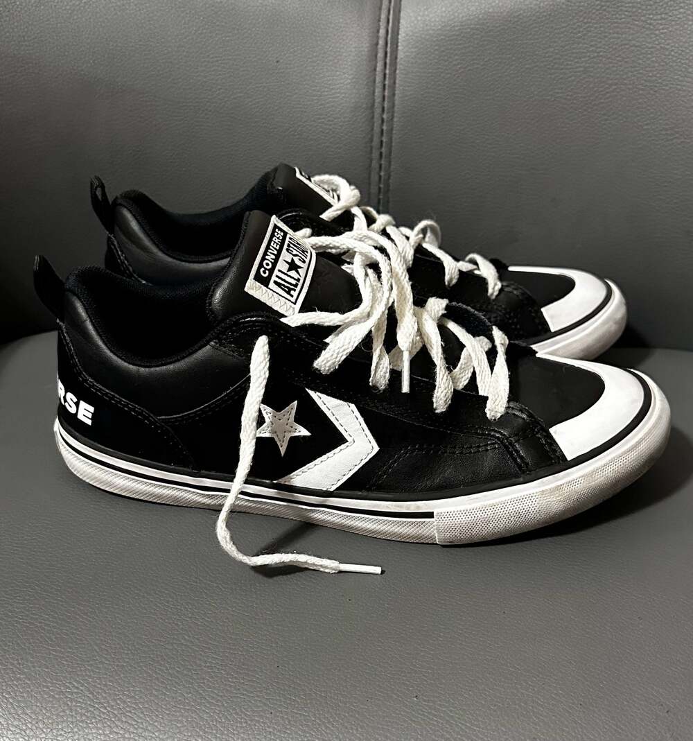 Converse Kids Pro Blaze Leather Low Top Sneakers Black/White A08476C Kids size 5